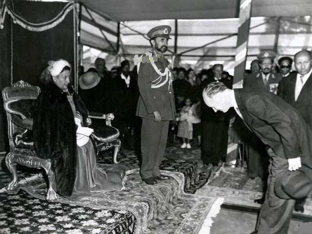 The Ambassador of the United States paying his respects to Her Majesty the Empress